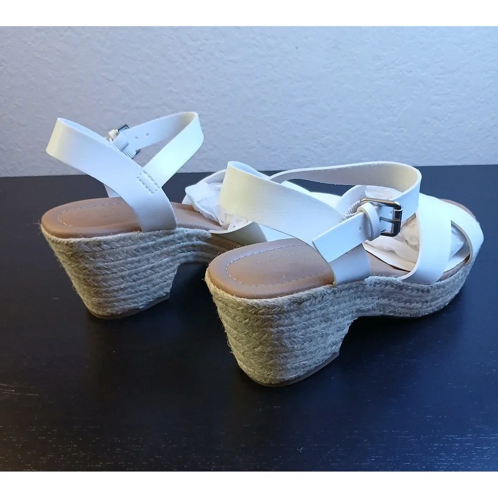 Cushionaire Memory Foam White Vegan Leather Espadrille Wedge Sandals Womens 8.5M